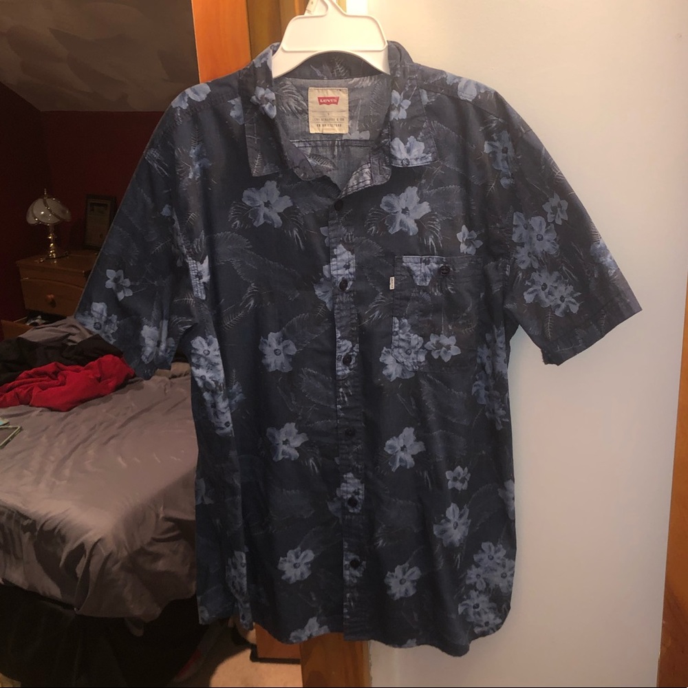 Men’s Levi Hawaiian Short-Sleeve Button Down